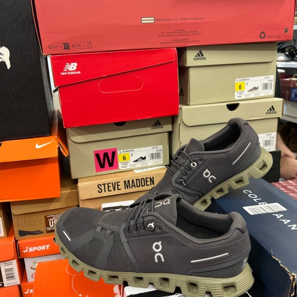 🔥shoe/sneakers will be shown during my live show today/ AVAILABLE FOR PURCHASE - Picture 2 of 11